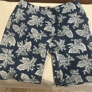 Polo by Ralph Lauren drawstring short. Size XXL. Hawaii print never worn.